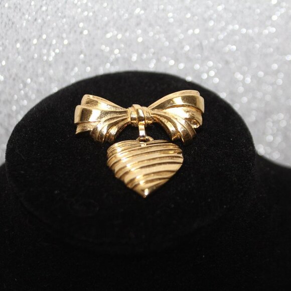 Vintage Avon "I Love You Grandmother" Bow and Heart Pin - Picture 2 of 9